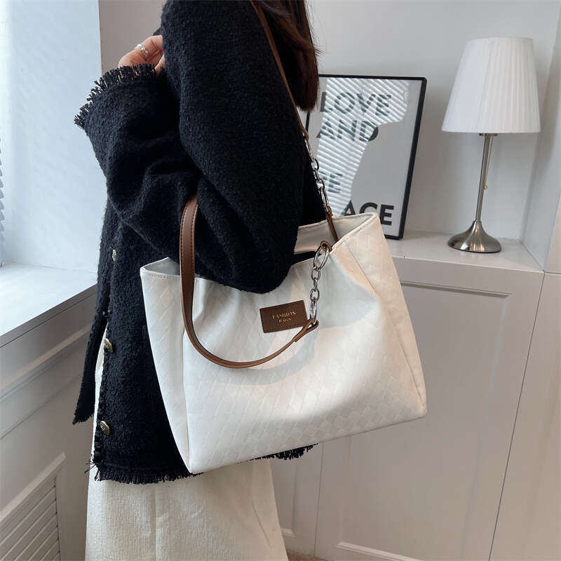 Large Capacity for Women 2025 New Spring High-end Niche Class Commuter Versatile Shoulder Tote Bag