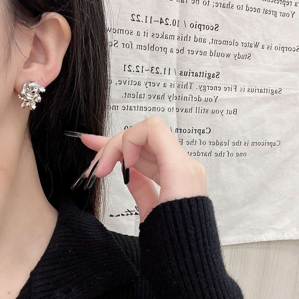 High-End Trendy Unique Design Bone Puppy Earrings Personality Hip-Hop Punk Style Studs 21b