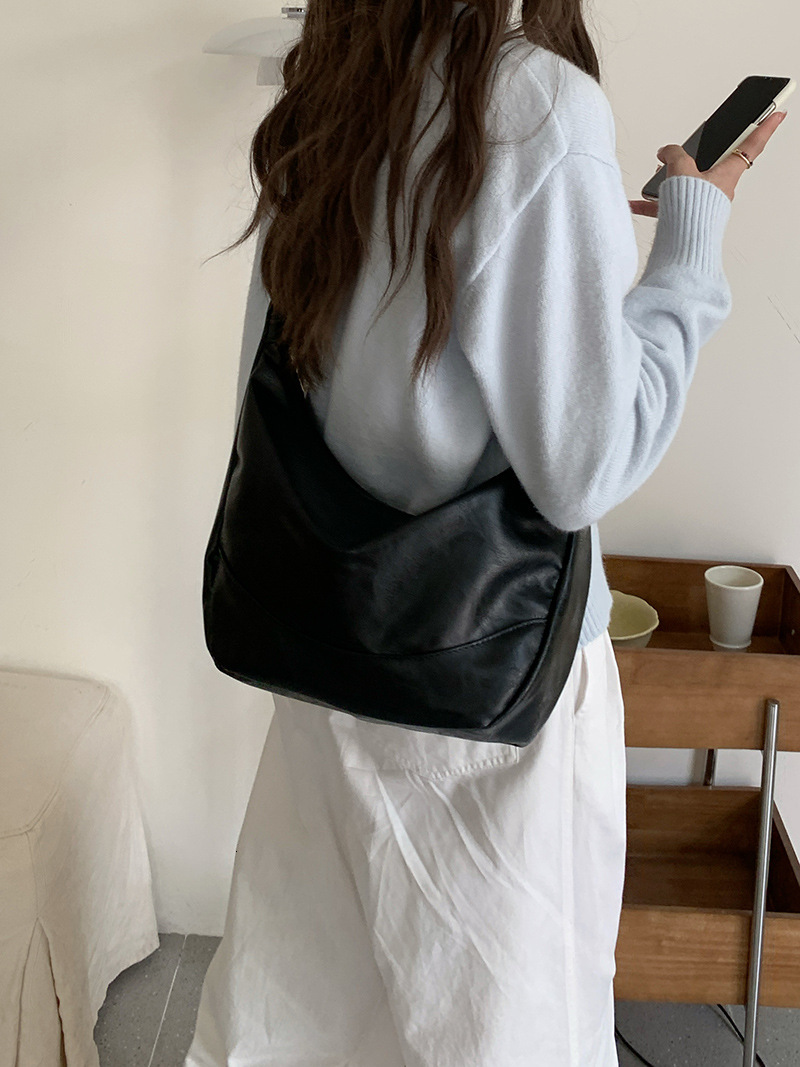 Designer Bag Large Capacity Dumpling Bag For Women 2025 Luxury Bag New Summer Shoulder Crossbody Bag For Students Class Commuting Pink Tote Bag Tote B