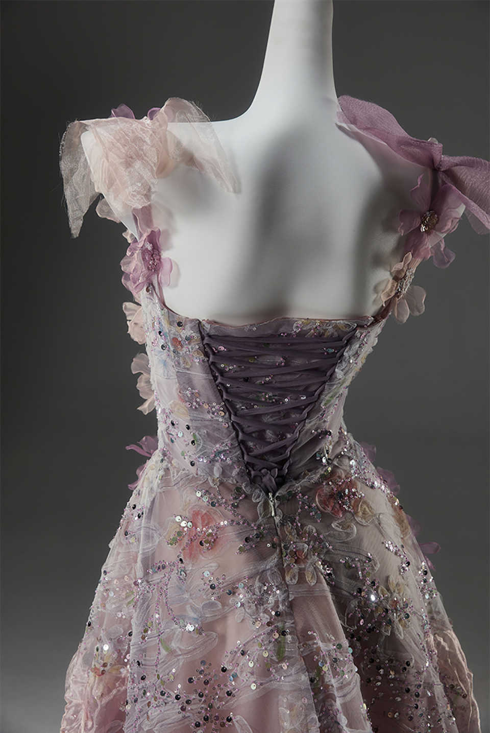 Dreamy Evening Dresses Spaghetti Sleeveless Handmade Appliques Flowers Sequin Crystal Party Gown Customized