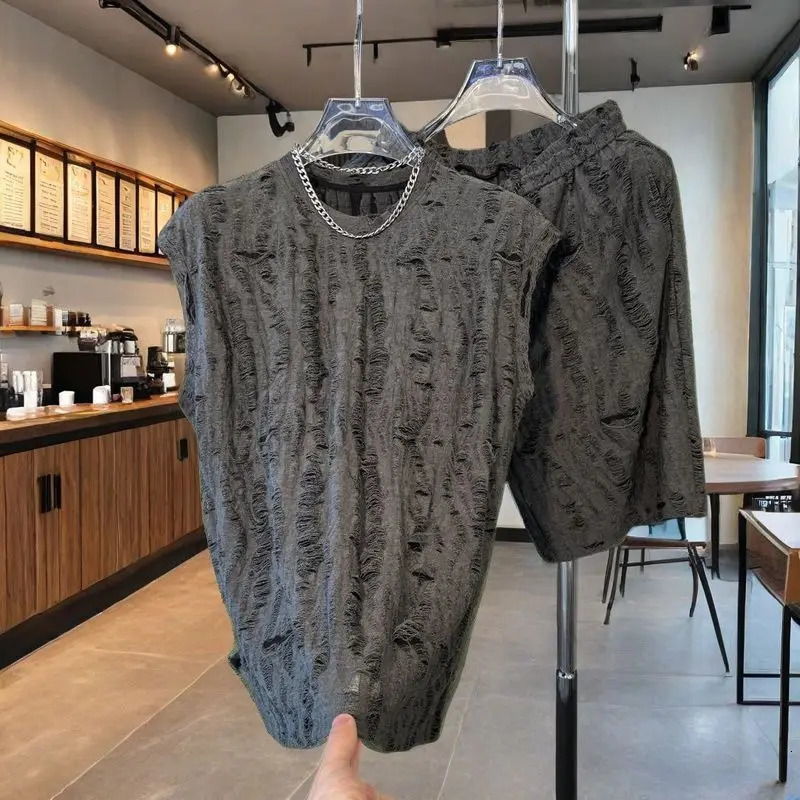 y Stylish Sleeveless Tshirt for Men Fashionable Versatile Solid Color Vest Summer Trendy Roundneck Set 250729