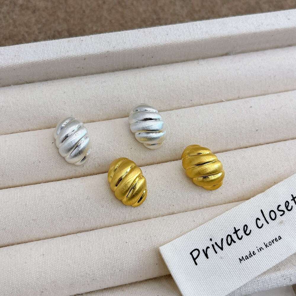 French Style Croissant Brushed High-End Earrings Fashionable 2024 New Model 4b2