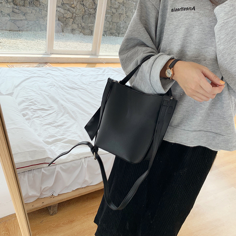 Designer Bag Capacity Solid Color Mother-daughter Bag Korean Version Adjustable Luxury Bag Shoulder Strap Single Shoulder Bag PU Bucket Bag For Female