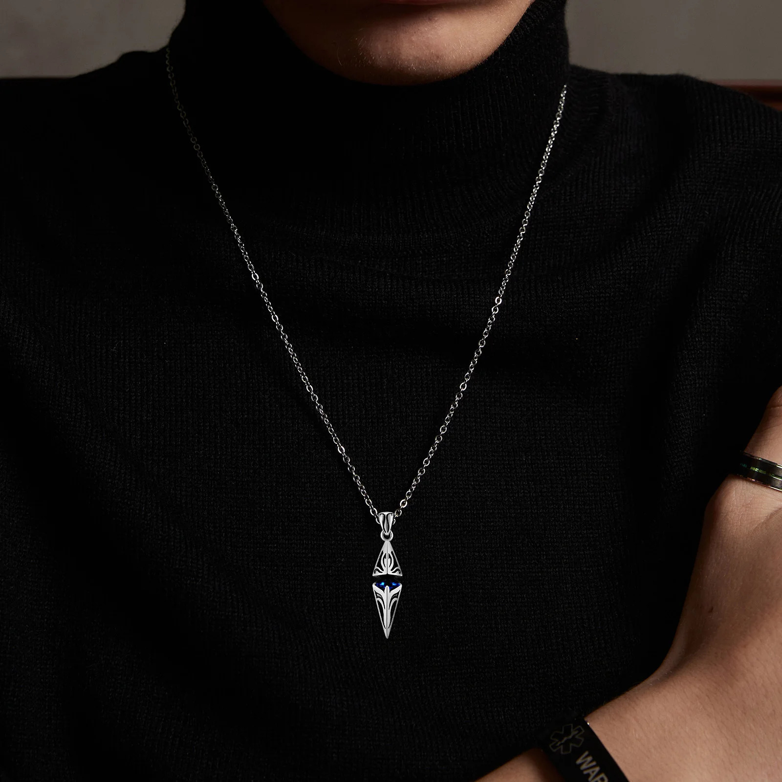 Vnox Stylish Blue Stone Necklaces for Men Stainless Steel Cube Geometric Pendant Collar Jewelry Birthday Party Gifts for Him 250729
