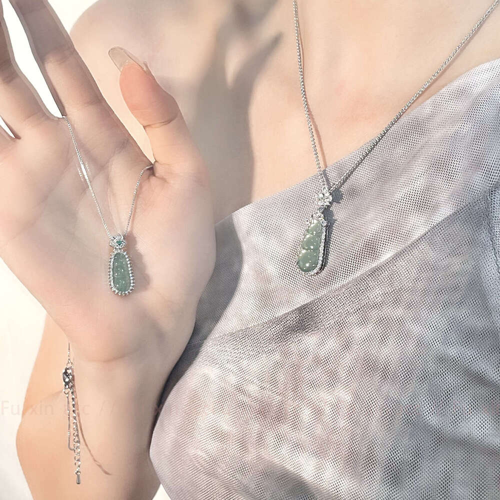 New Chinese Style Blue Water Jade Four Seasons Bean Pendant Necklace Light Niche Design Exquisite Cool Versatile Collarbone Chain bff