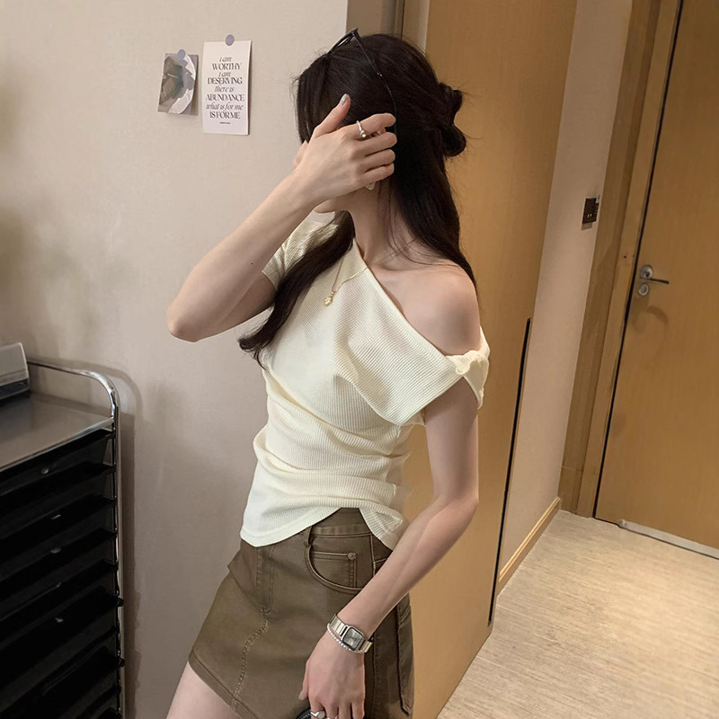 2025 New French Asymmetric Shoulder Navy Blue Short Sleeve Texture Top Summer Design Straight Sleeve Slimming T-shirt New Designer T-shirt