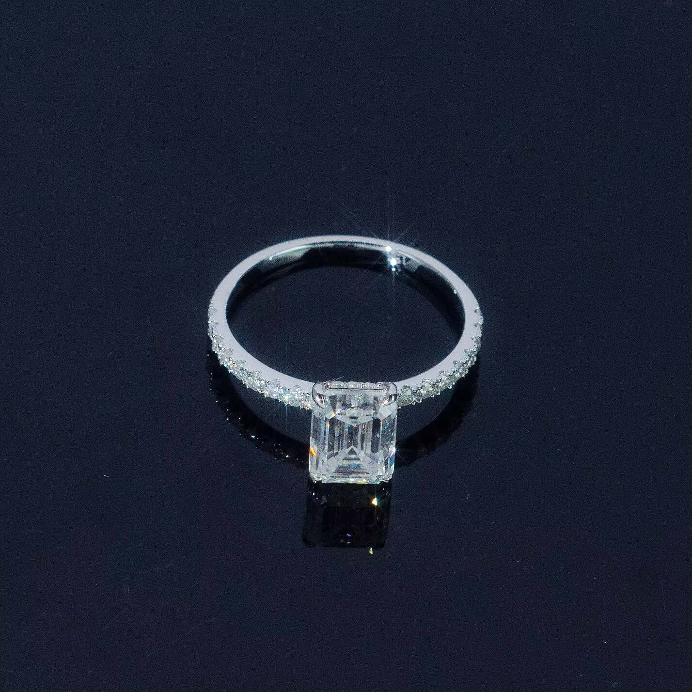 Hot Selling Vvs Moissanite Engagement Ring Women Jewelry Wholesale 925 Silver Baguette Cut Diamond Pave Stone Ring