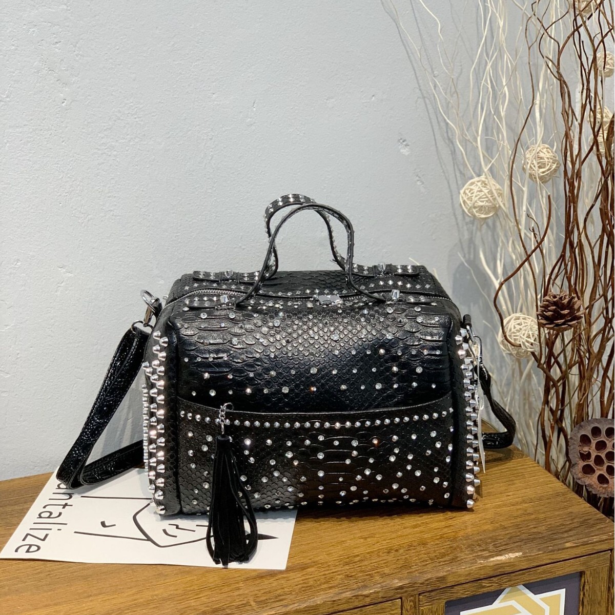 Diamond-encrusted 2025 New Women's Handbag Large Personalized Rivet Rhinestone Shoulder Casual Leopard Print Crossbody Bag ddmymoon