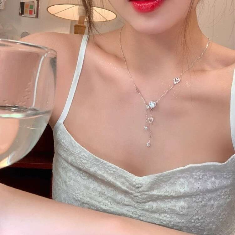 Fuxin Elegant Heart Tassel Necklace Niche Design Light Collarbone Chain High-end Versatile Hot Girl Accessory e93