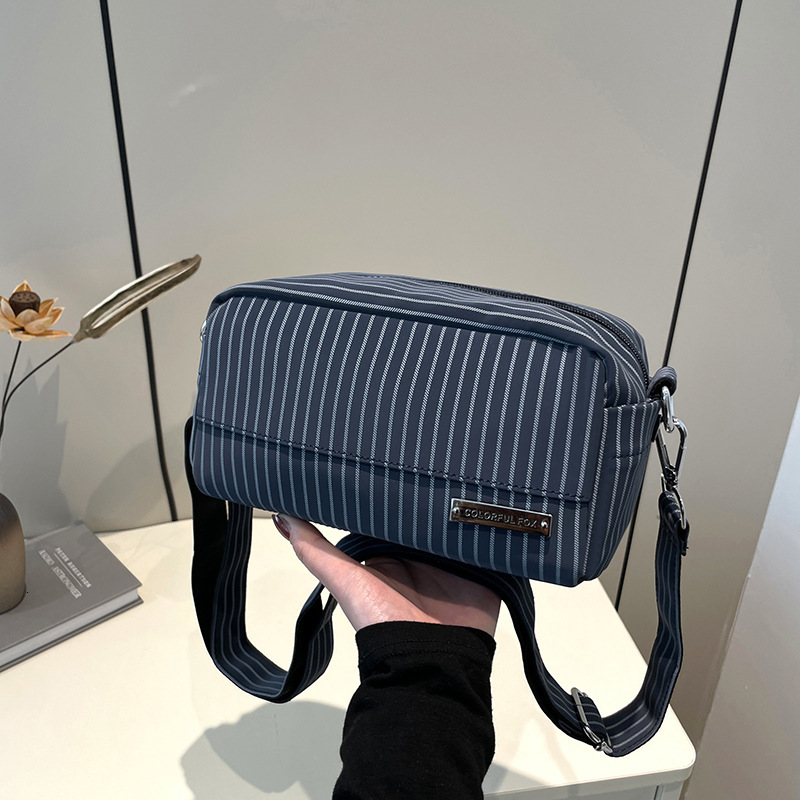 Colorful Fox New Large Capacity Cosmetic Ladies Korean Casual Shoulder Water-Repellent Crossbody Bag ddmymoon