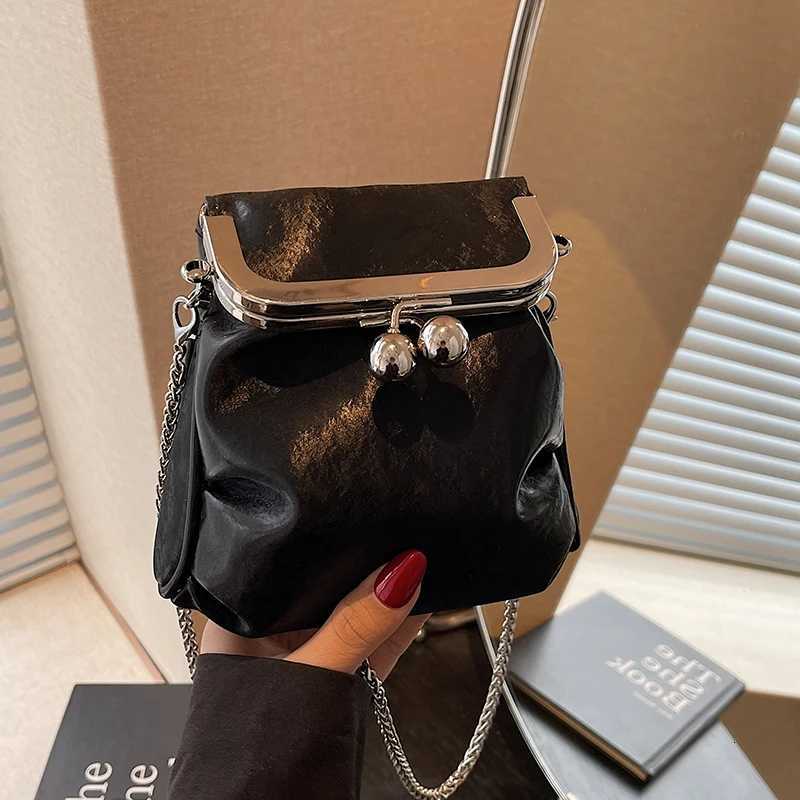 2025 New Cute Mini Chains Messenger Bag for Women Korean Style Solid PU Single Shoulder Pack Summer Versatile Crossbody Bags Y250730