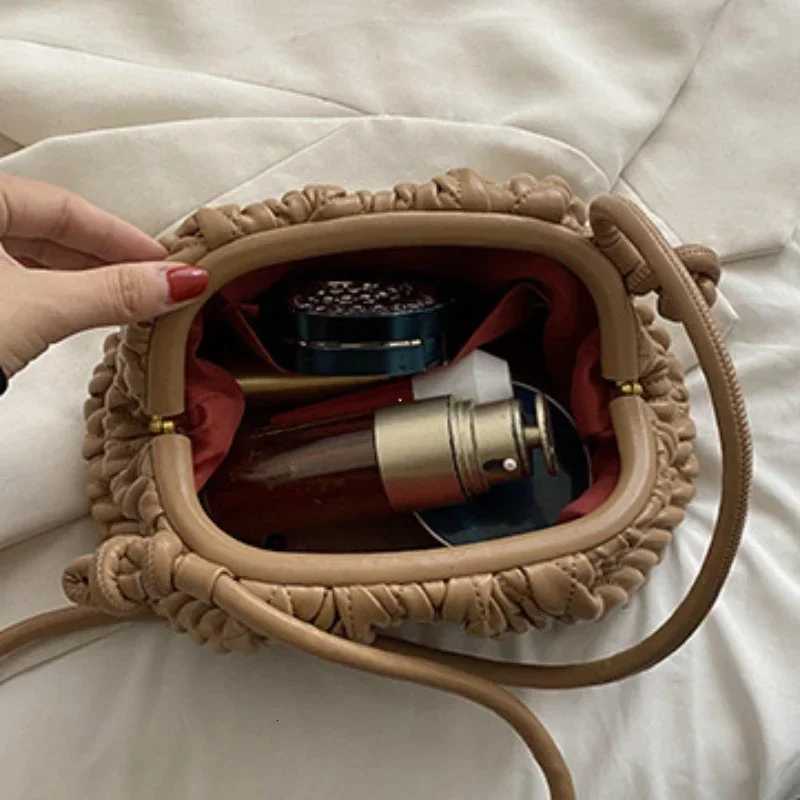 Luxury Brand Shoulder Bag for Women Fi Embroidered Thread Messenger Bag Cute Purse Crossbody Bag Designer Cluh Hobos Y250730