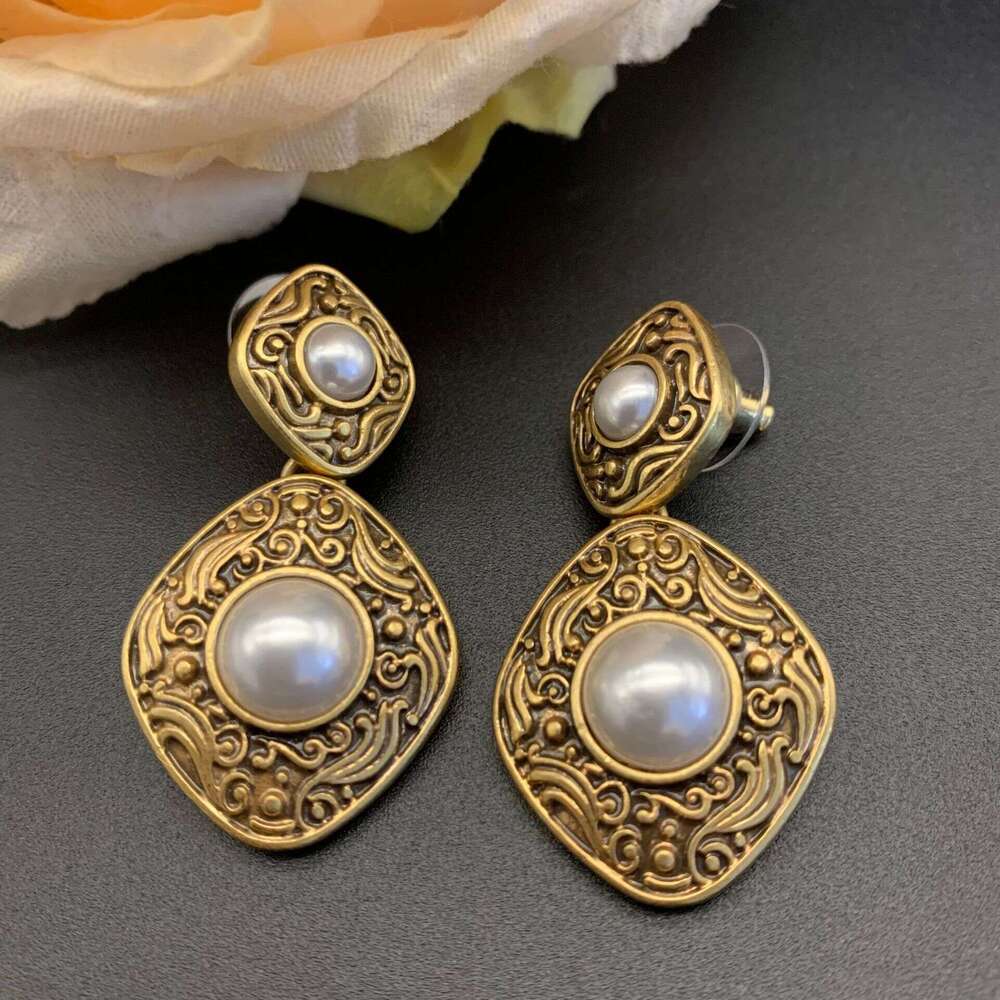 "Star and Frost Fleeting" Vintage Niche Light High-end Palace Style Earrings Elegant Studs