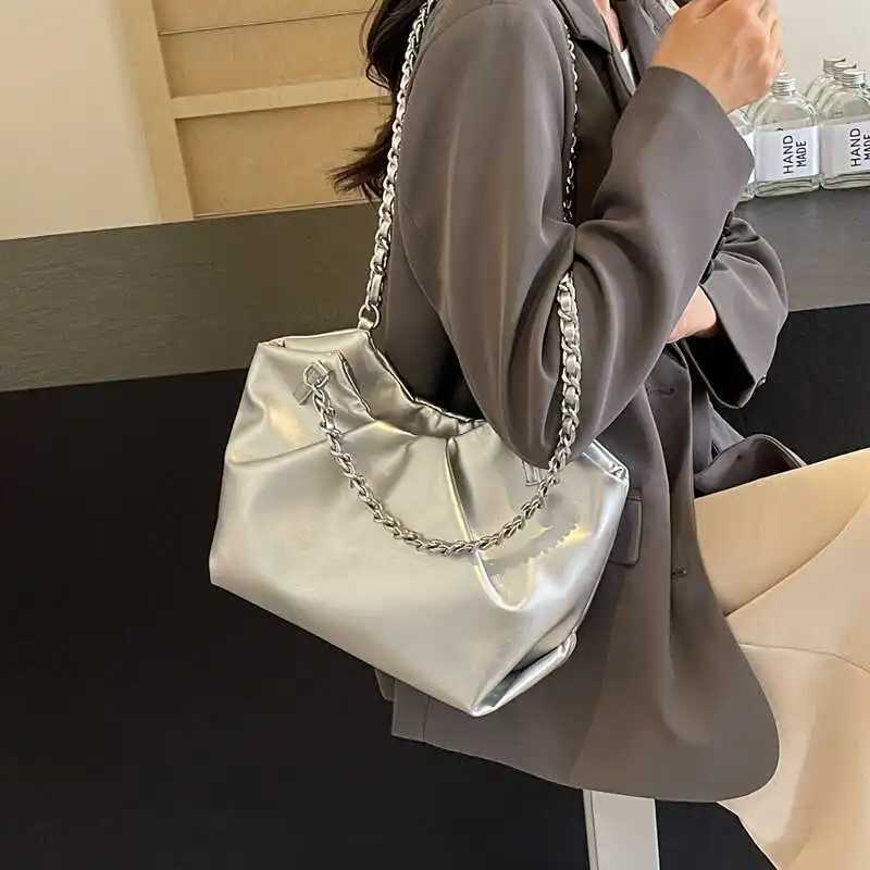 Silver Folded Chain Link Womens Crossbody Bag Urban mat Sle Soft Surface Zipper Closure Cloud Bag Trendy Summer 2024 Y250729