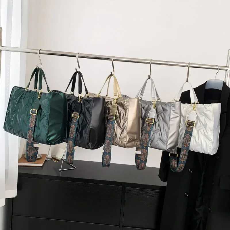 5 Large Tote Padded Handbags Designer Quilted Wen Shoulder Bags Luxury Nyl Down Cott Crossbody Bag Winter Tote Big Y250730