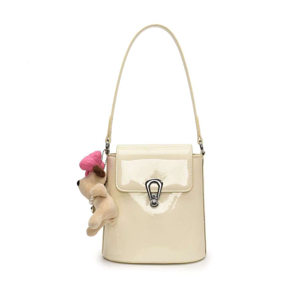 2025 Spring New High-end Bucket with Design Sense, Lock Buckle, Fashionable, Simple, Versatile, Single Shoulder Crossbody Bag