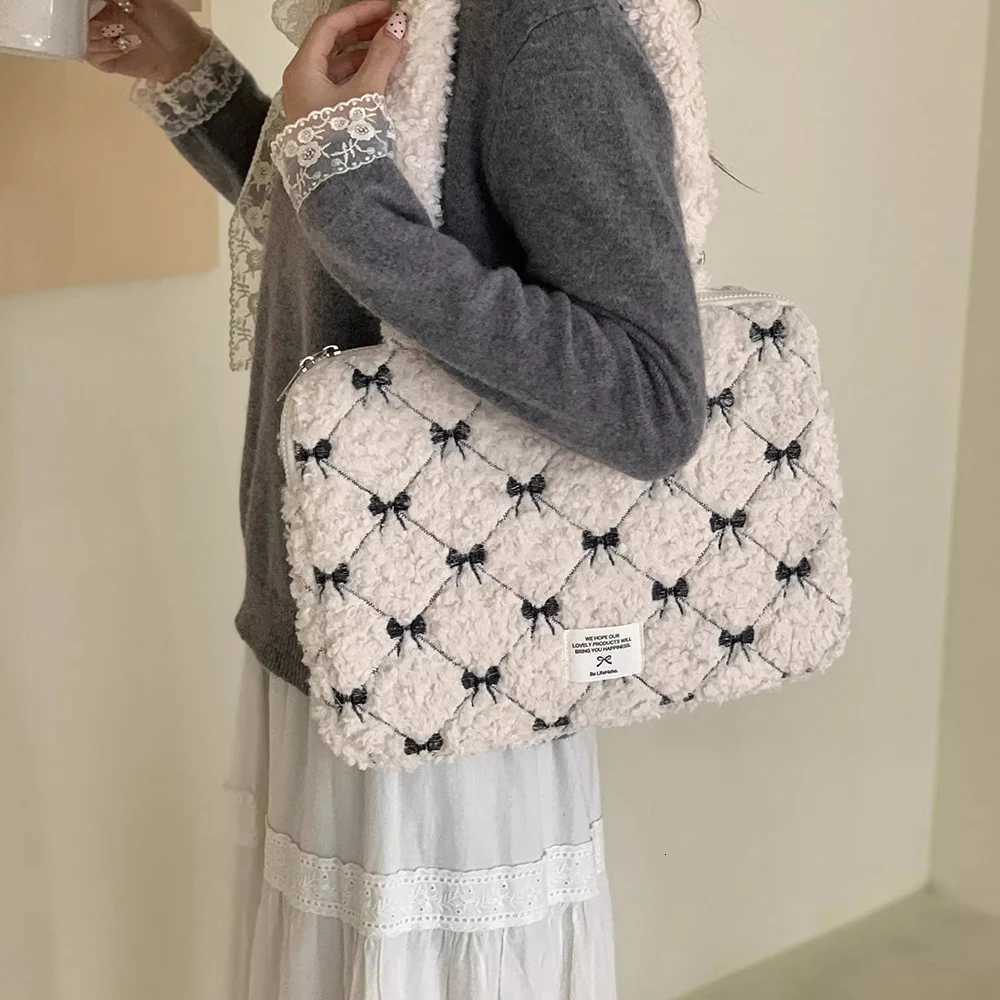 13.3 14 15.6 Inch Cute Laptop Bag for MacBook Air Pro 13 15 16 HP Huei Asus Acer Dell Xiaomi Len Plush Shoulder Handbag y250730
