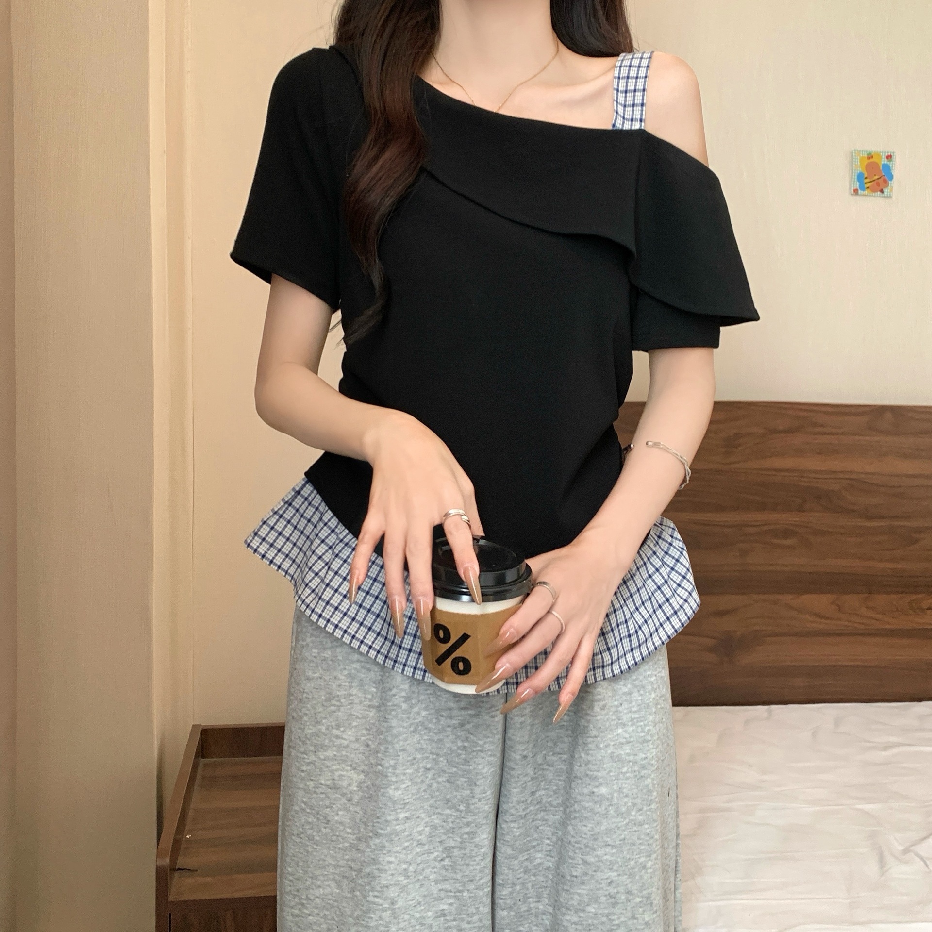 2025 plus size women's S new asymmetrical shoulder slimming waist patch fake two-piece set short sleeved T-shirt fashionable new designer T-shirt