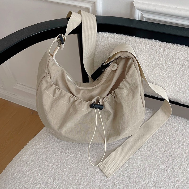 Designer Bag Nylon Bag Summer 2025 New Trend Korean Casual Tote Bag Versatile Luxury Bag Shoulder Crossbody Bag Saddle Bag Tote Bag