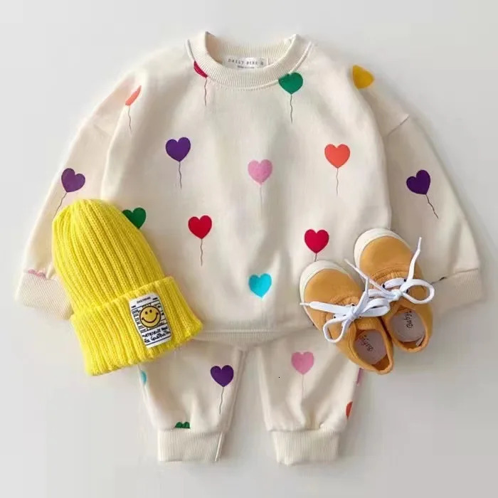 Ins Autumn Infant Babys Girls 2PCS Clothes Set Colorful Love Sweatshirtpant Suits Loose Bow Pullovers Kid Girls Pant Tracksuits 250729