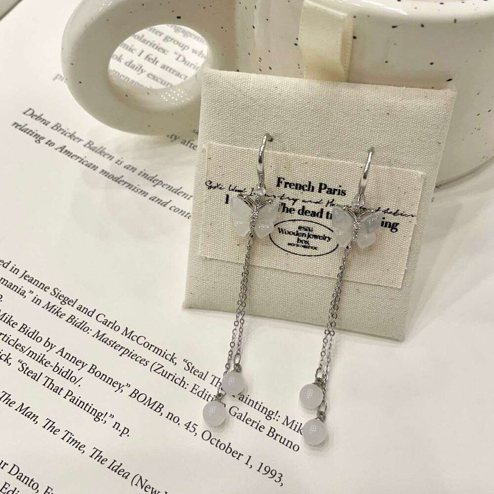 Korean Style New Zircon Butterfly Tassel Elegant Light High-end Niche Design Exquisite Unique Earrings 156