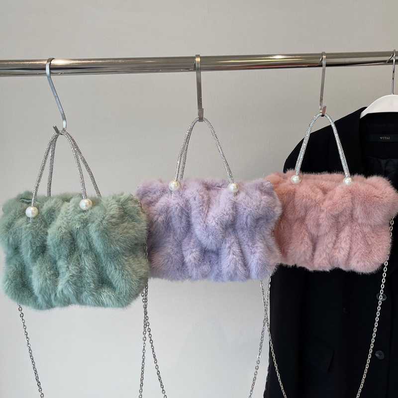 Chic Niche Fluffy Backpack for Ladies Durable Fabric & Elegant Chain Handle Design