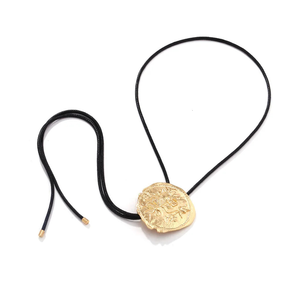 Vintage Irregular Metal Rose Round Label Adjustable Rope Chain Western Cowboy Style Necklace Women Personalized Jewelry 250729