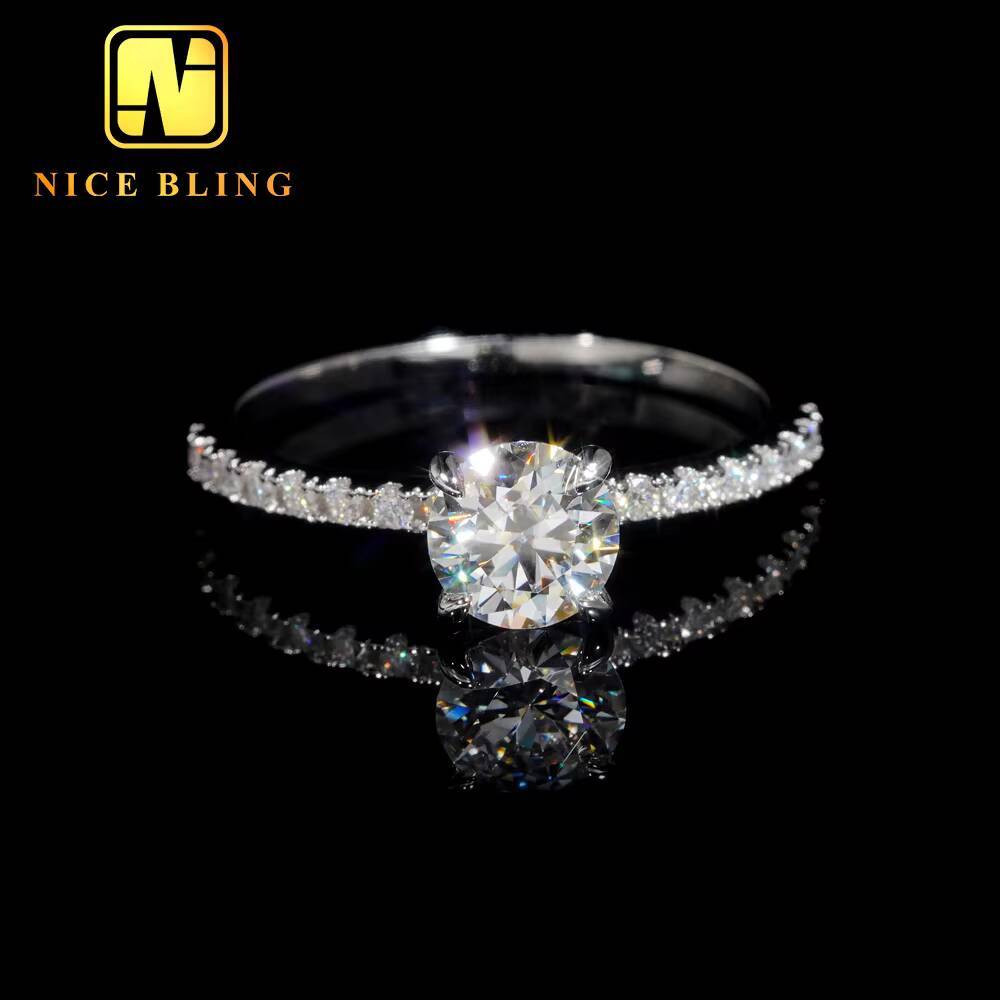 Elegant Four Claws Bridal Wedding Jewelry 925 Sterling Silver Round Moissanite Diamond Engagement Solitaire Ring