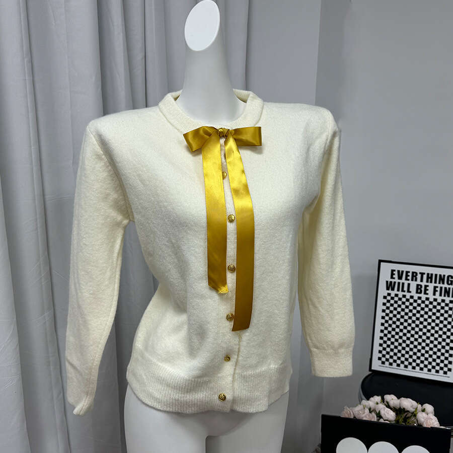 Spring New Style Round Neck Short Knitted Cardigan With Small Gold Buttons, Versatile And Simple Design B5