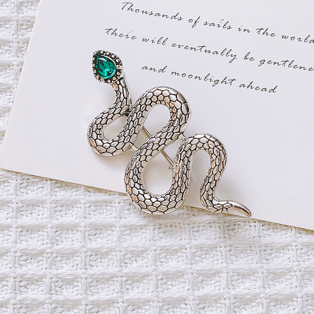 Silver Tone Textured Snake Brooch With Green Gemstone Eye Elegant Party Jewelry And Gift For Her High Quality And Stylish Jewelry
