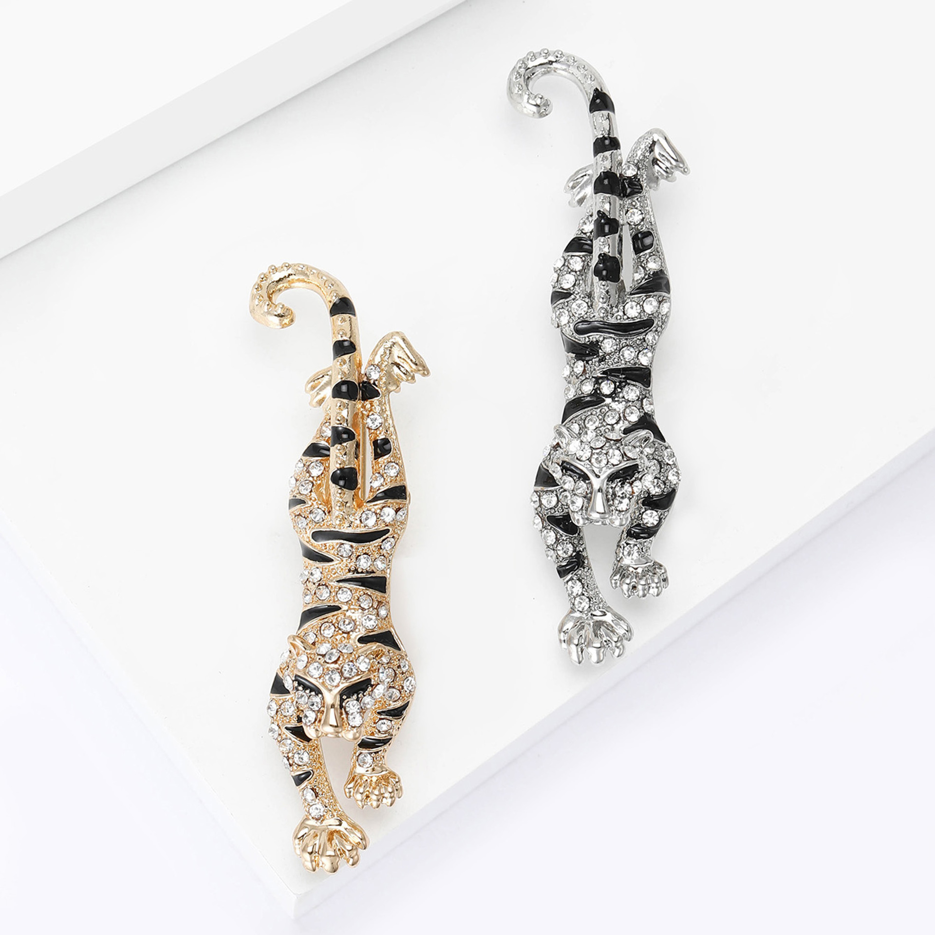 Gold Tone Rhinestone - Encrusted Tiger Brooch With Black Accents Bold Party Jewelry And Gift For Him/Her High Quality And Stylish Jewelry