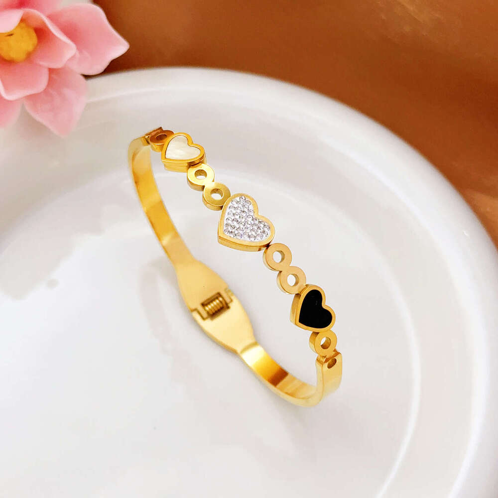 Black and White Shell Heart Titanium Steel Bracelet for Women, Non-Fading, Ins Style, Gold, Unique Design, Fashionable Bangle
