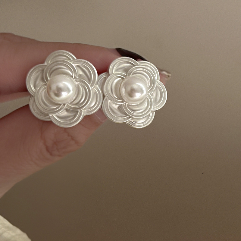 Sier Needle Multi-layer Camellia Pearl Fashion Versatile Earrings Niche Temperament Ear Jewelry Light High-end Feel