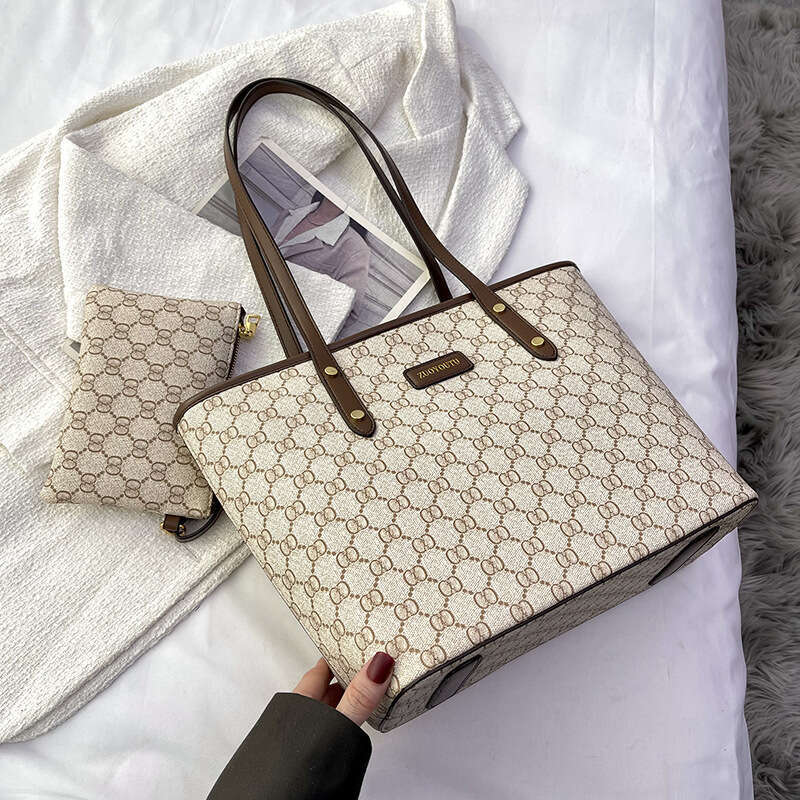 2025 New Tote for Women Large Capacity Korean Style Handbag Old Flower Letter Versatile Shoulder Bag