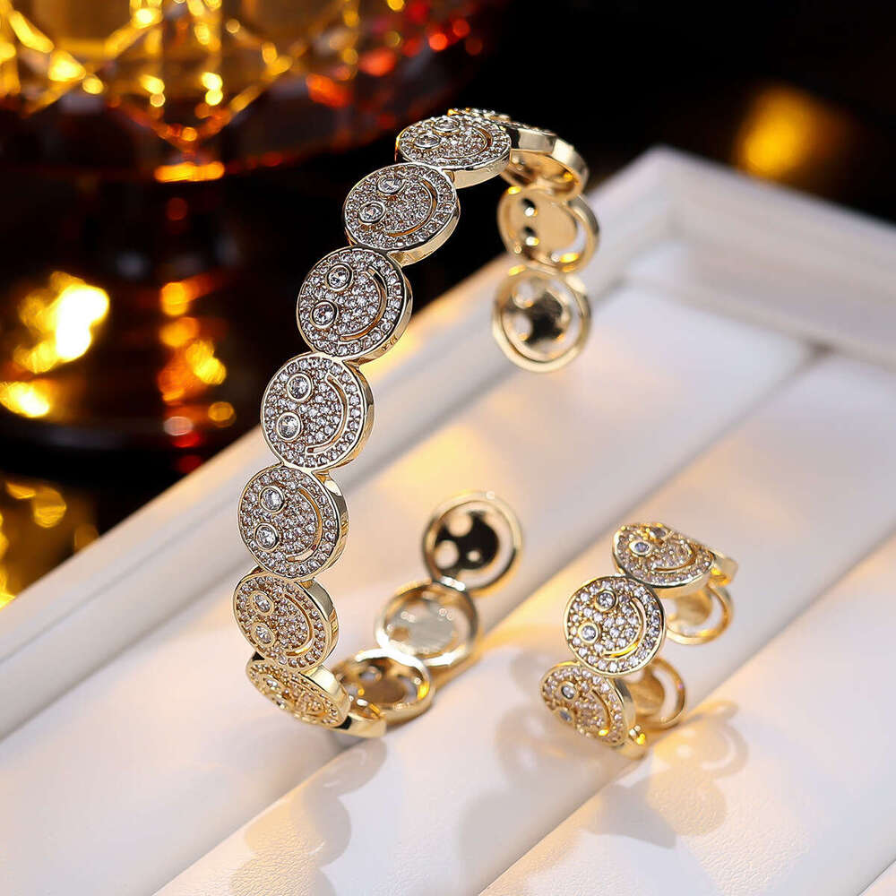 Hot-Selling Smile Fashion Classic Creative Trendy High-End Dia-Studded Bracelet Jewelry