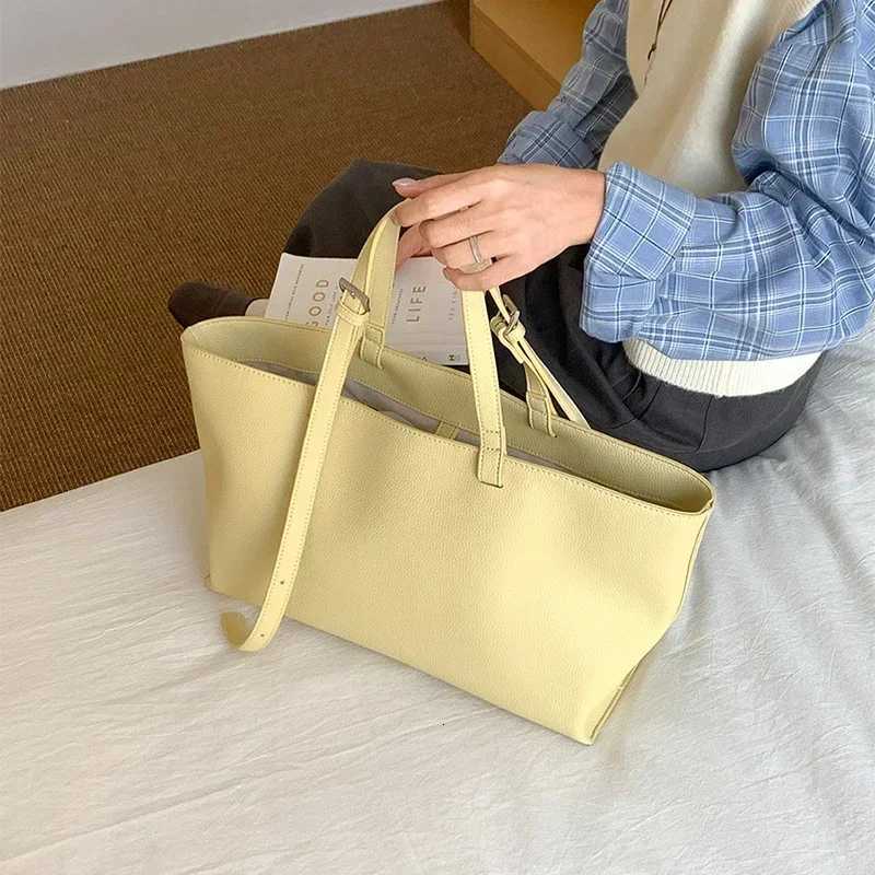 Fi Tote Bag Wens Large Capacity Simple Wen Handbags Commuter Casual All-in-One Shoulder Bag Womens Bag Y250730