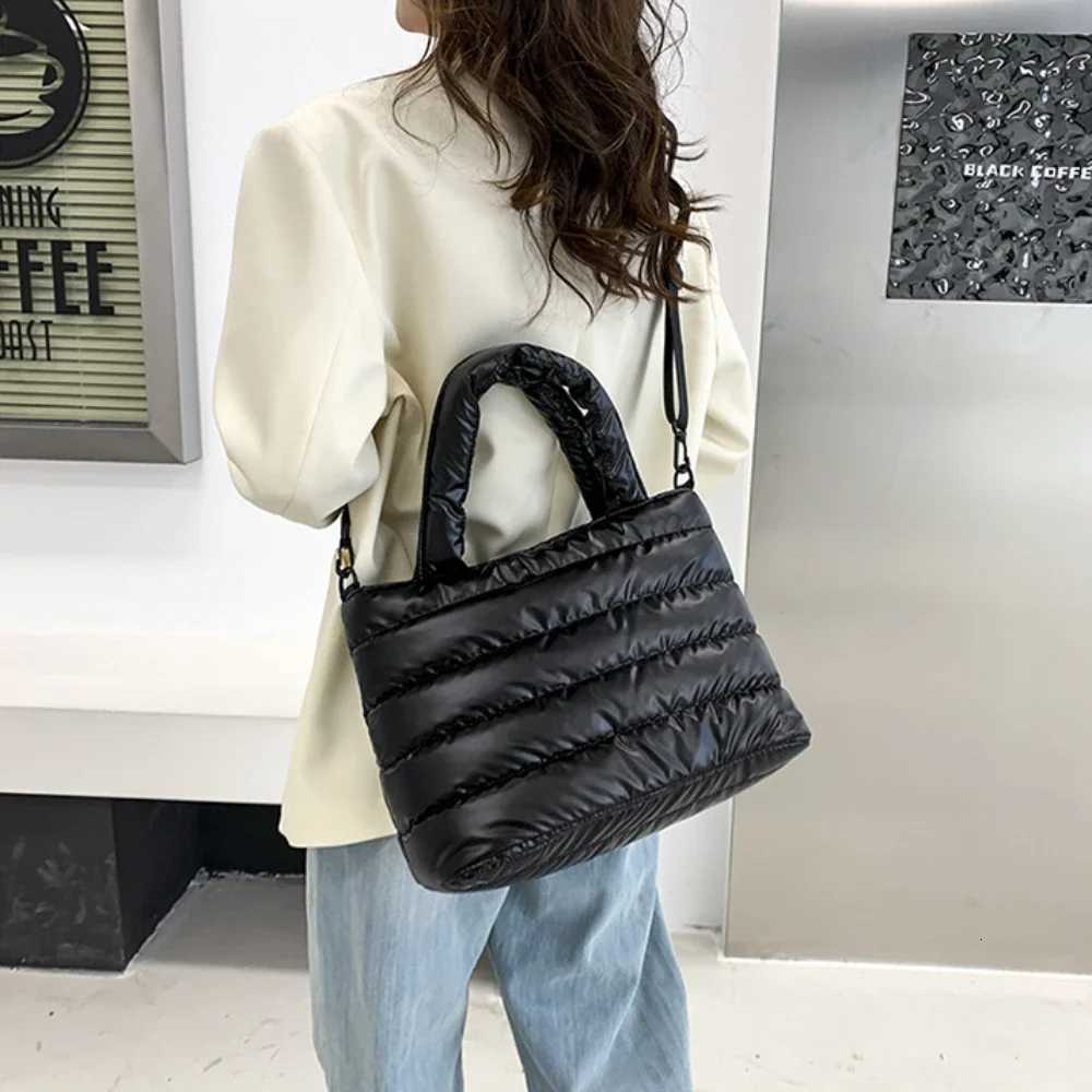 New Puffer Tote Bag for Women Quilted Puffy Handbag Lightweight Down Cotton Padded Shoulder Bag Down Padding Crossbody Handbag Y250730