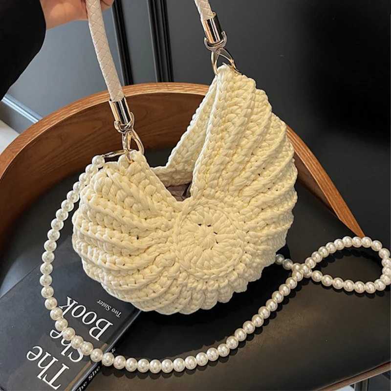 Hand-woven Shell Bag Women Seaside Conch Shell Messenger Shoulder Bag Exquisite Pearl Chain Fashion Holiday Shopping Bag Y250729