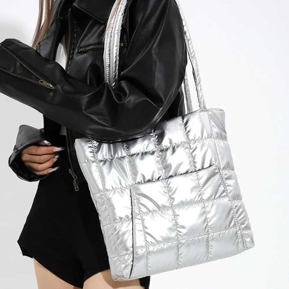 Trendy Soft Down Cotton Padded Shoulder Bag Fem Creative Puffer Tote Bag Lightweight Low Shopper Bag for Autumn and Winter Y250730