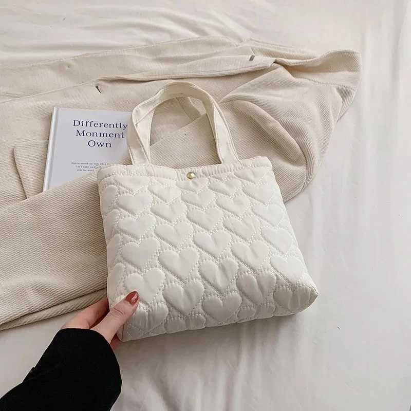 Solid Color Quilted Tote Bags Large Capacity Cott Padded Handbags Trendy Fluffy Shoulder Bag for Winter Travel Women Girls Y250730