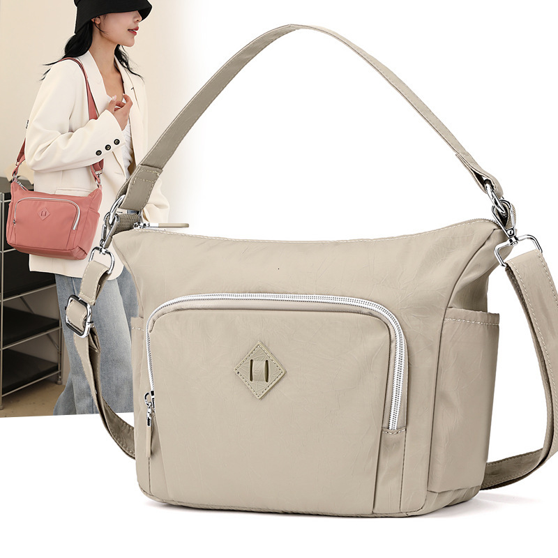 Colorful Fox New Women's Shoulder Fashion Trend Versatile Underarm Multi-layer Casual Crossbody Bag ddmymoon