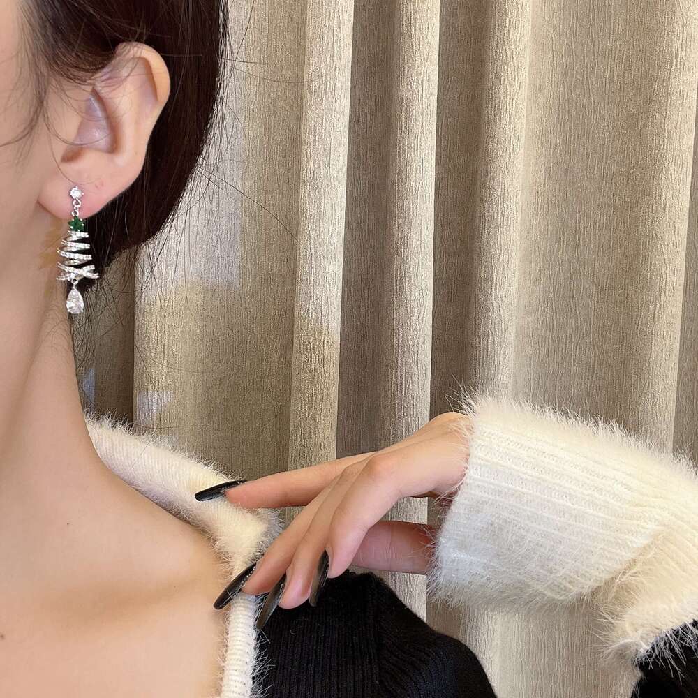 Unique Niche Design Christmas Tree Earrings for Women, Autumn Winter Atmosphere, Elegant Earrings, Cute and Delicate Ear Accessories 835