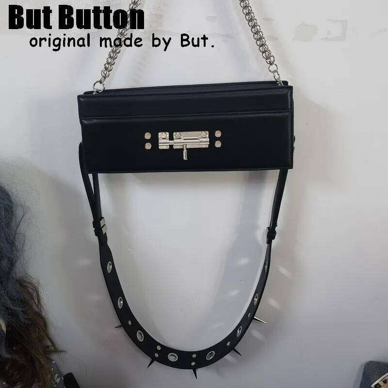 Luxury Designer Niche Ladies Vintage Punk Rivet Streetwear Shoulder Crossbody Bag