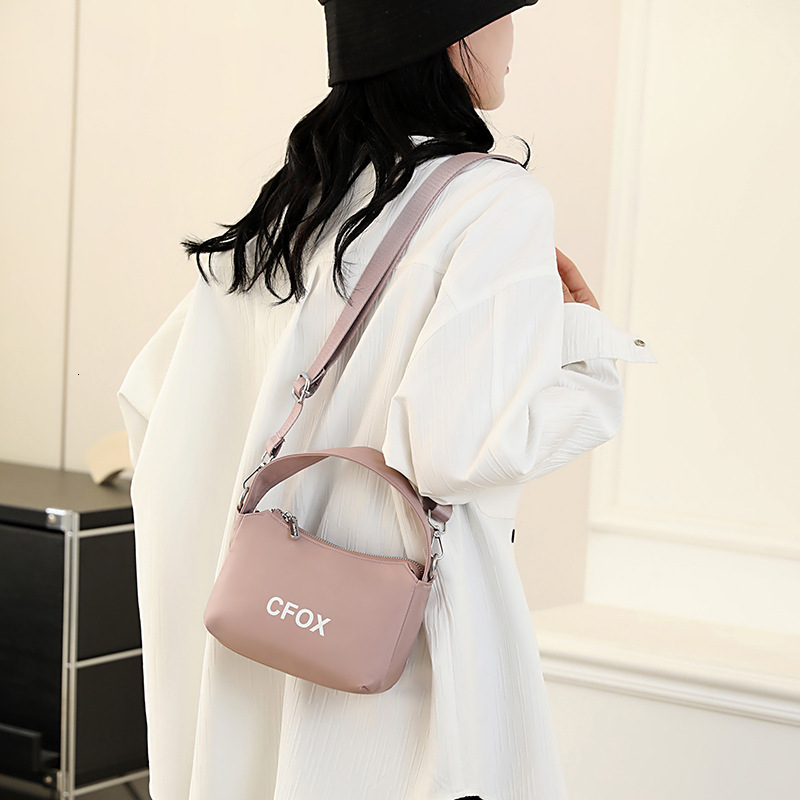 Colorful Fox New Korean Version Women's Single Shoulder Mini Simple Large Capacity Makeup Handbag Crossbody Bag ddmymoon