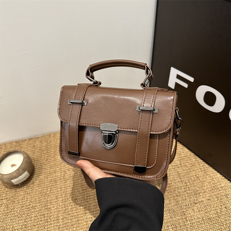 2025 Summer British Retro Handbag Women's Small Square Bag New Multi functional High end Fashion Women's Single Shoulder Crossbody Bag Desig