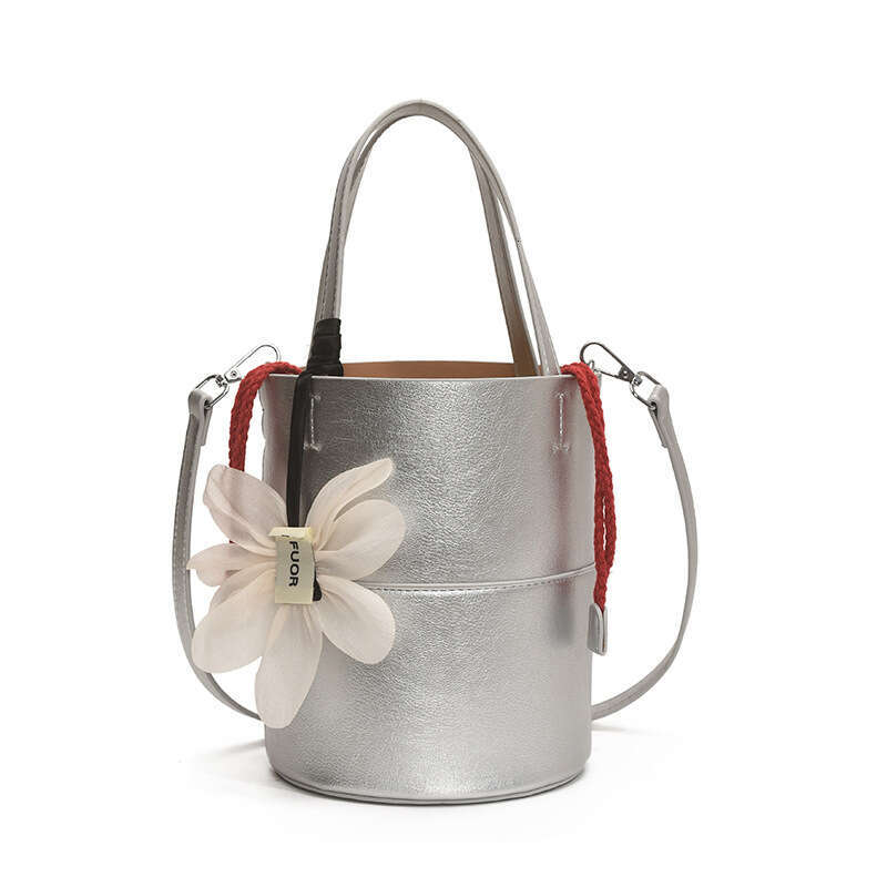 New Personalized Handheld Bucket with Unique Design, Niche Ins Style Shoulder Bag, Elegant Versatile Trendy Crossbody Bag