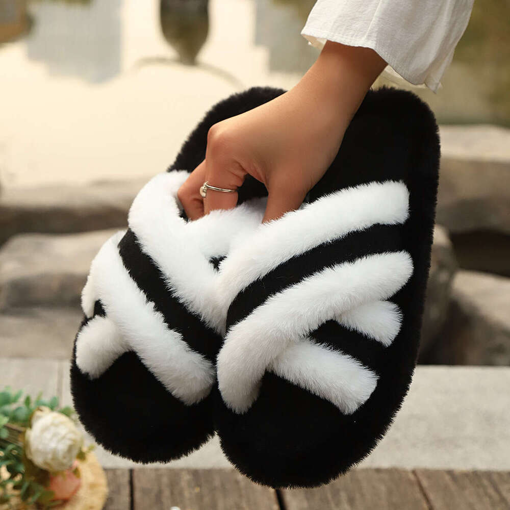 Hot-Selling Furry for Women, Autumn and Winter Outdoor Non-Slip Indoor Thick-Soled Home Fuzzy Maternity Cotton Slippers