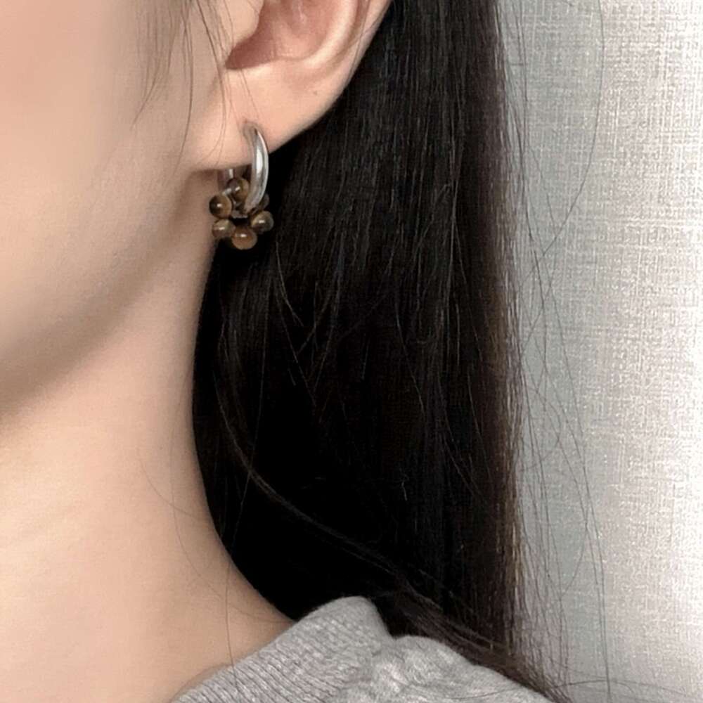 New Beaded Melad Color Hoop for Women Simple Earrings Ins Style Versatile Fashionable Elegant Gentle Ear Accessories da6