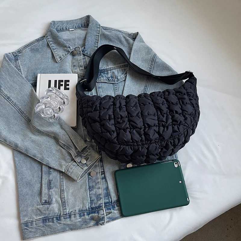 Autumn and Winter Cloud Bag Fem Persality Diamd Grid Shoder Bag Large Capacity Crossbody Bag Y250730