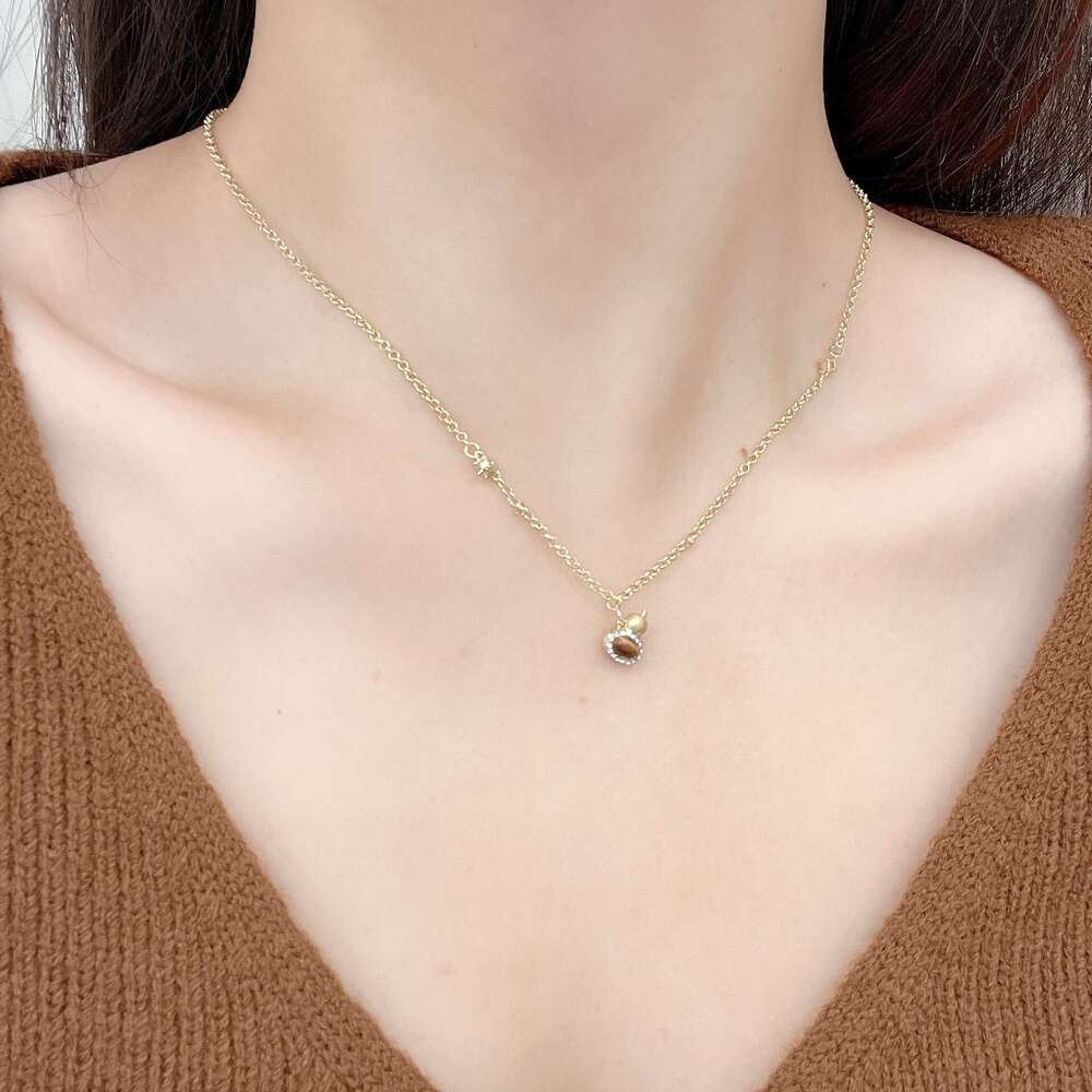 Rose Red Tiger Eye Stone Necklace for Women, Niche High-End Sweater Chain, Light Elegant Bracelet, 2024 New Model d0b